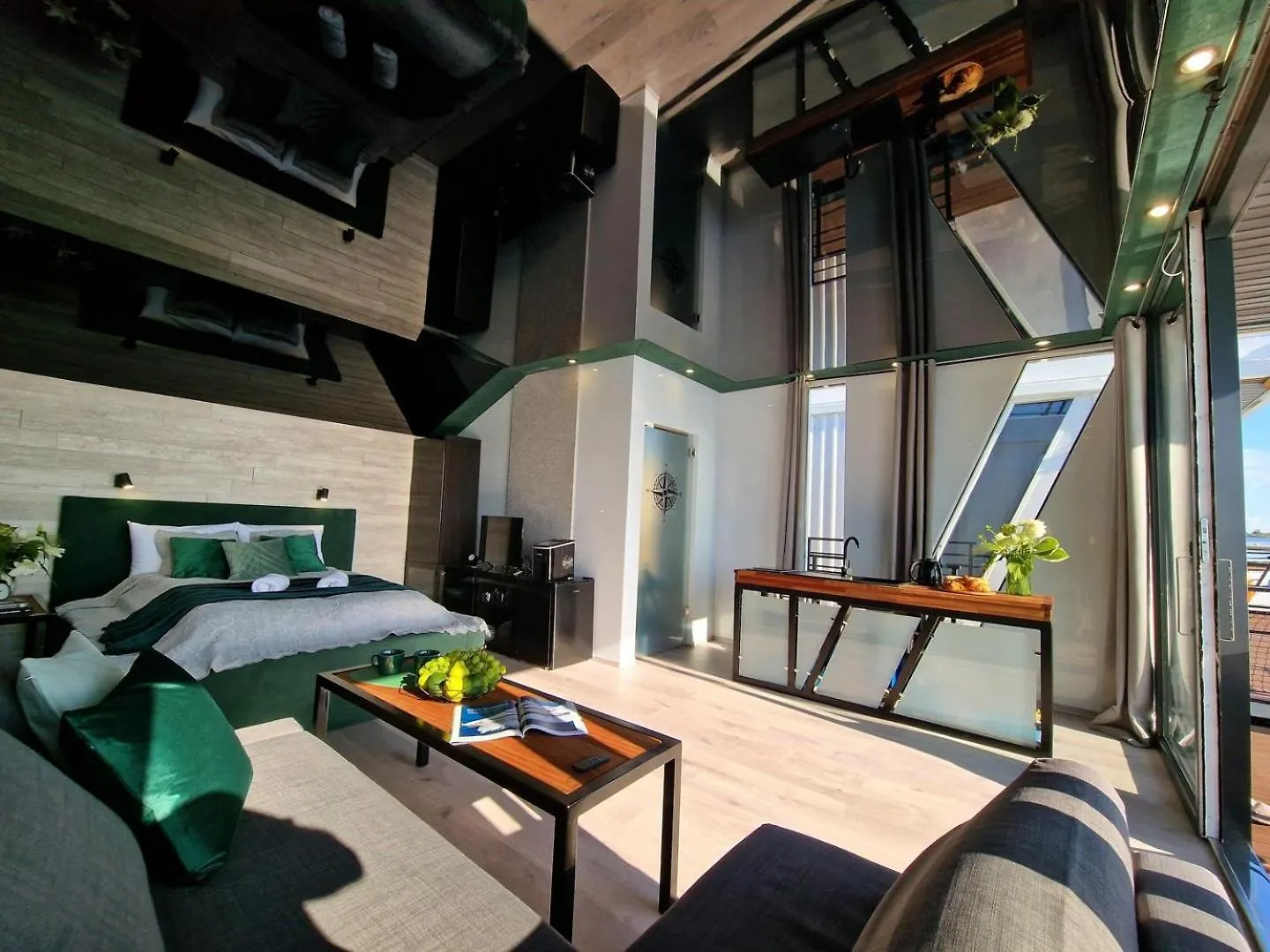Houseboat - Dom Na Wodzie - Karawela location
